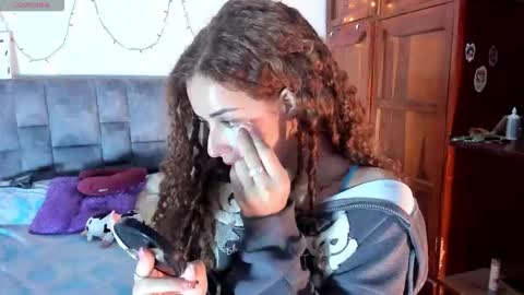 Isabela  online show from 12/16/25, 02:05