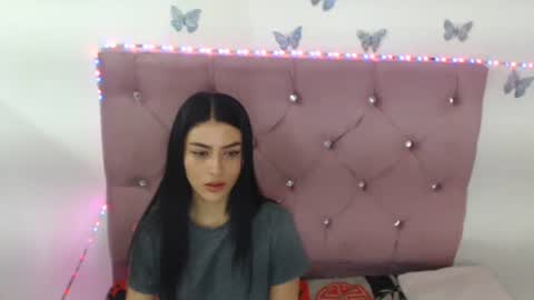 IsabelaRodriguez02 online show from 11/25/25, 03:17