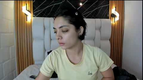 isabel  online show from 03/31/26, 10:04