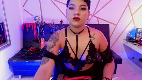 isabela online show from 10/22/25, 02:45