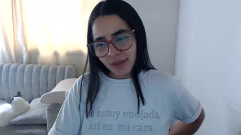 Emma online show from 05/25/26, 03:07