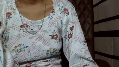 ishika_ishu online show from 07/14/26, 04:17