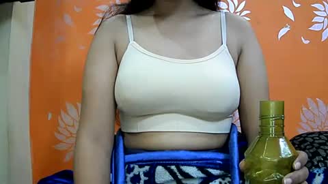 Snapshot of ishika_singh_ chatting on 01/13/25, 02:50 ishika_singh_ online show from 01/13/25, 02:50