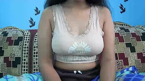 Snapshot of ishika_singh_ chatting on 12/16/25, 03:33 ishika_singh_ online show from 12/16/25, 03:33