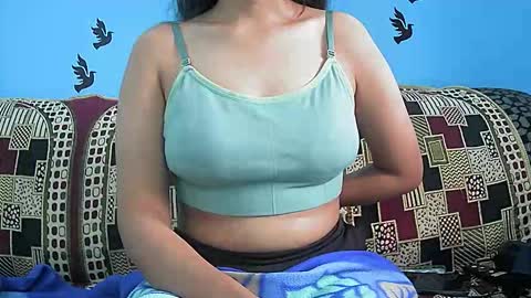 Snapshot of ishika_singh_ chatting on 12/17/25, 03:56 ishika_singh_ online show from 12/17/25, 03:56