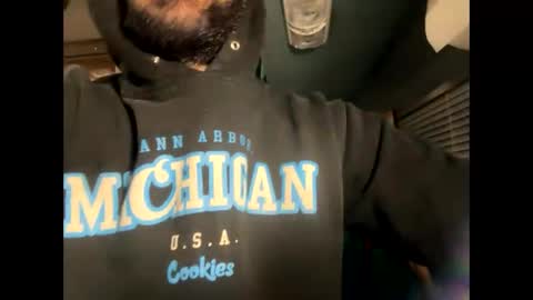 Snapshot of ishouldntbeonhereagain chatting on 11/19/25, 12:21 Daddy Master Master Daddy online show from 11/19/25, 12:21