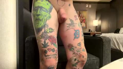 Snapshot of ishouldntbeonhereagain chatting on 12/17/25, 01:55 Daddy Master Master Daddy online show from 12/17/25, 01:55