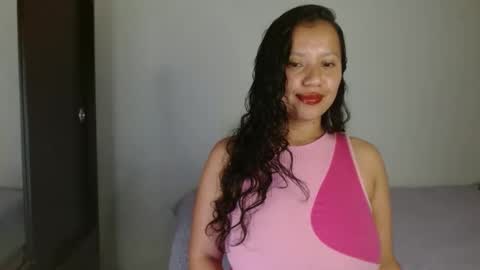 Snapshot of isis_cb17 chatting on 01/11/25, 07:49 Isis online show from 01/11/25, 07:49