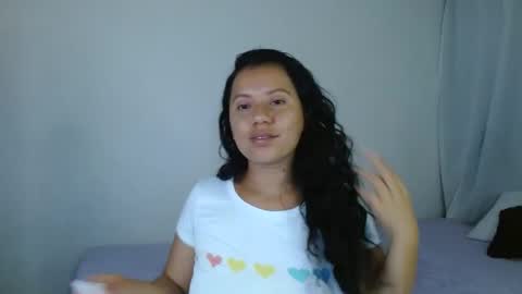 Snapshot of isis_cb17 chatting on 02/07/25, 09:58 Isis online show from 02/07/25, 09:58