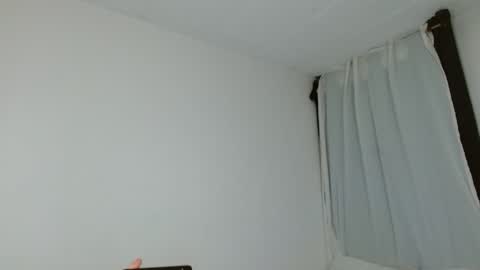 Snapshot of isis_cb17 chatting on 02/18/25, 11:52 Isis online show from 02/18/25, 11:52