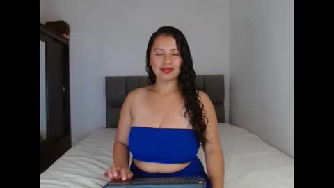 Snapshot of isis_cb17 chatting on 02/22/25, 03:23 Isis online show from 02/22/25, 03:23