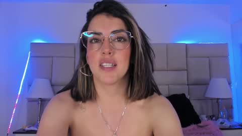 Snapshot of isis_loveyes_ chatting on 12/10/24, 10:47 Pauli online show from 12/10/24, 10:47