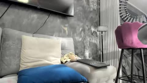 Isis online show from 09/23/25, 01:36