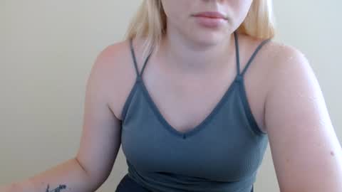 Isla online show from 07/02/26, 06:08