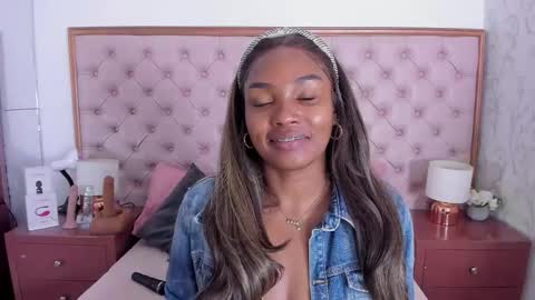 Vanessa online show from 11/02/25, 11:23