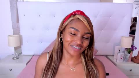 Vanessa online show from 11/19/25, 11:21