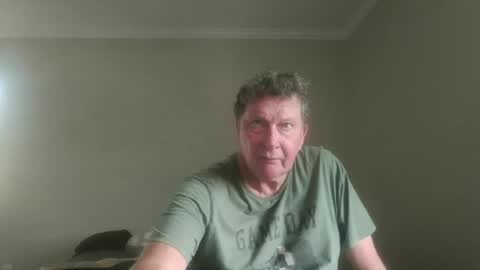 island625103 online show from 09/28/25, 04:45