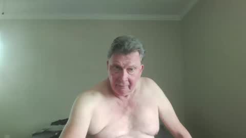 island625103 online show from 10/07/25, 06:27