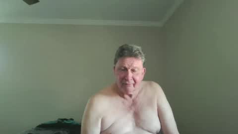 island625103 online show from 10/21/25, 07:47