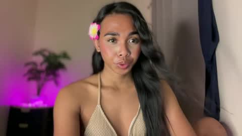Snapshot of island_girlxxx chatting on 07/13/26, 12:02 Alona online show from 07/13/26, 12:02