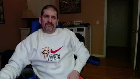 Snapshot of islandguy70 chatting on 02/01/25, 07:05 Jim online show from 02/01/25, 07:05