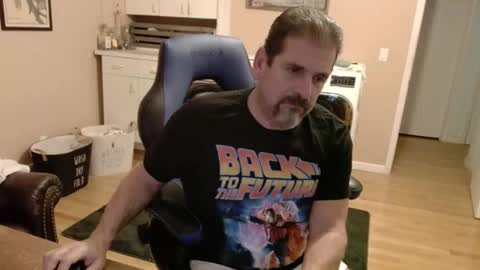 Snapshot of islandguy70 chatting on 11/09/25, 09:35 Jim online show from 11/09/25, 09:35