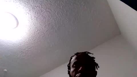 Snapshot of islandmaker chatting on 09/17/25, 08:38 islandmaker online show from 09/17/25, 08:38