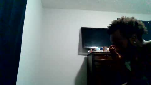 Snapshot of islandmaker chatting on 10/05/25, 10:51 islandmaker online show from 10/05/25, 10:51