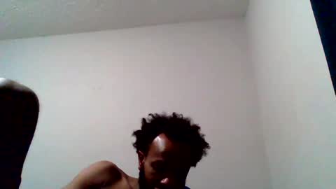 Snapshot of islandmaker chatting on 10/09/25, 07:01 islandmaker online show from 10/09/25, 07:01