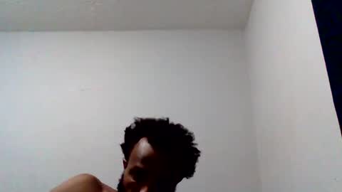 Snapshot of islandmaker chatting on 10/13/25, 09:59 islandmaker online show from 10/13/25, 09:59