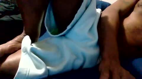 Snapshot of islandmaker chatting on 10/17/25, 08:50 islandmaker online show from 10/17/25, 08:50