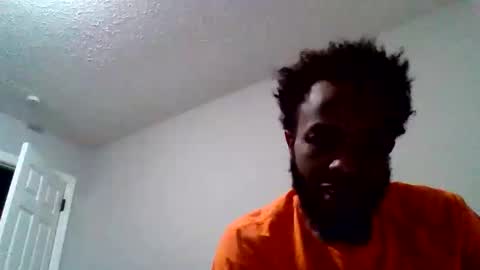 Snapshot of islandmaker chatting on 10/17/25, 09:17 islandmaker online show from 10/17/25, 09:17