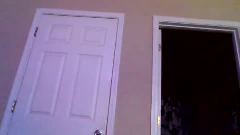 Snapshot of islandmaker chatting on 10/21/25, 07:25 islandmaker online show from 10/21/25, 07:25