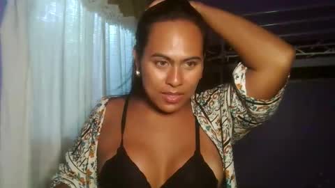 IslandVelvet online show from 12/18/25, 04:40