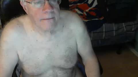 Snapshot of islesman22 chatting on 12/19/25, 10:44 islesman22 online show from 12/19/25, 10:44