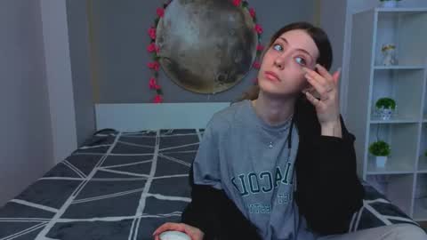 Emilia online show from 02/25/26, 07:18