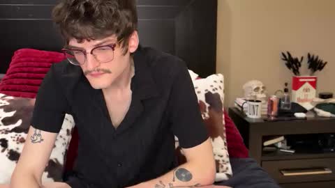 isocialmedia online show from 03/04/26, 02:45