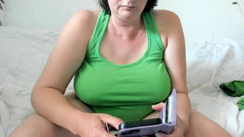 Snapshot of israelymilf chatting on 03/11/25, 12:28 Marta online show from 03/11/25, 12:28