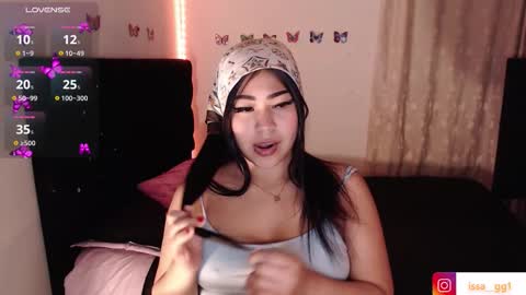 Snapshot of issa_gg chatting on 09/29/25, 07:13 isabella p online show from 09/29/25, 07:13