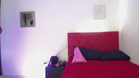 issa_kitty online show from 01/10/25, 03:48