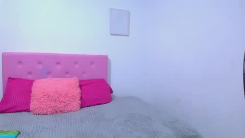 issa_kitty online show from 01/30/25, 06:46