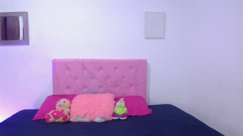 issa_kitty online show from 02/24/25, 07:41