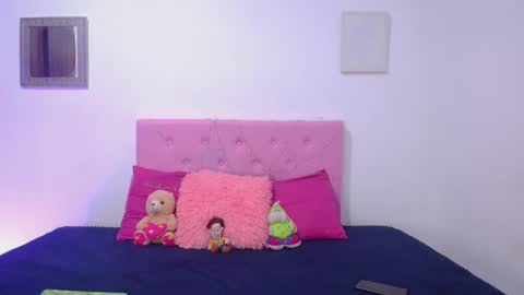 issa_kitty online show from 03/06/25, 07:21