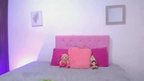 issa_kitty online show from 03/07/25, 11:27