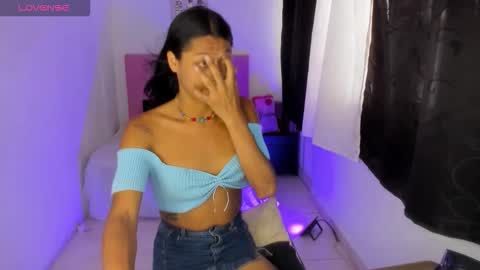 issa_kitty online show from 10/11/25, 07:01