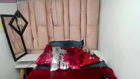 ISSA MILF online show from 04/28/26, 01:27