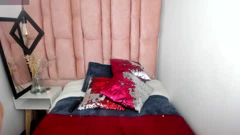 ISSA MILF online show from 05/11/26, 02:45