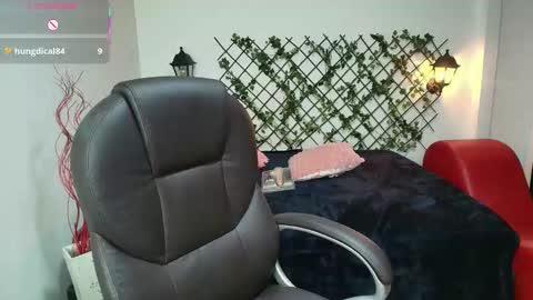 Snapshot of issa_nassar chatting on 11/12/25, 01:33 Issa online show from 11/12/25, 01:33