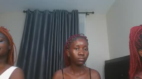 Snapshot of issa_sky1 chatting on 12/14/25, 10:58 Sky online show from 12/14/25, 10:58