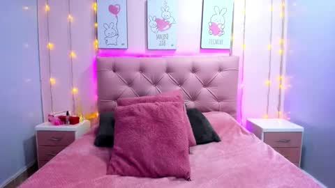 Issa  online show from 02/05/26, 03:22